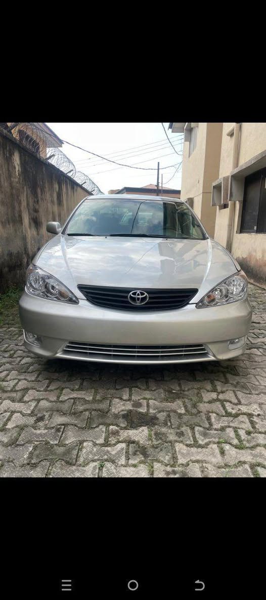A picture of 2005 Toyota camry
