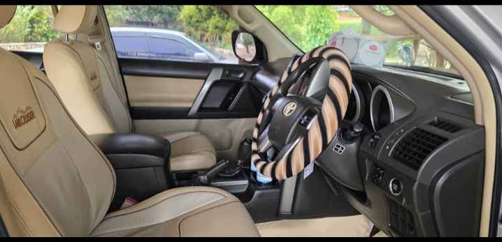 A picture of Land Cruiser Prado V8