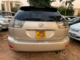 A picture of Toyota Harrier Model 2005 Engine 2 4cc Price 35M 0709788048