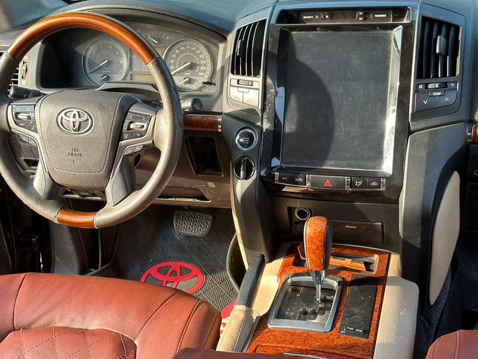 A picture of Toyota land cruiser 2012 upgrade to 2018