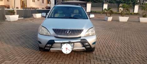 A picture of Lexus Rx330
