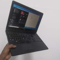 A picture of 7th Generation Slim laptop dell core i7