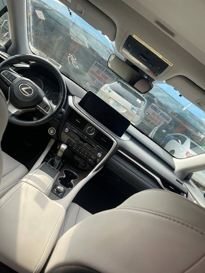A picture of Old entry Toks 2023 RX350 Base options with sunroof 77