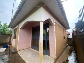 A picture of House for at 43m. With 2bedrooms sitting room dinning room.
