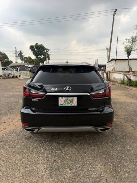 A picture of Lexus rx 350 2021