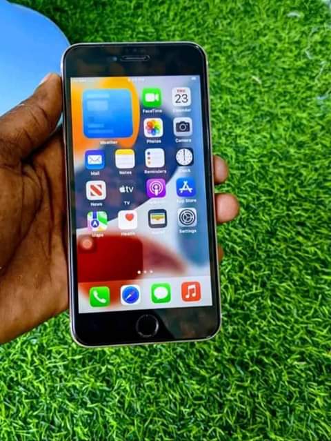 A picture of Iphone 6s plus gb 128
