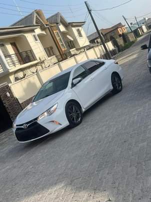 A picture of Toyota Camry 2016