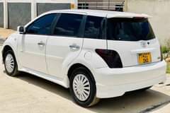 A picture of TOYOTA IST
