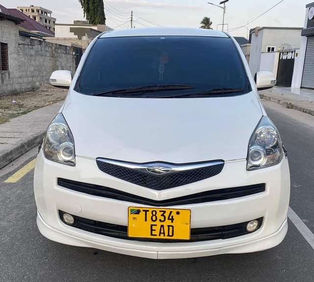 A picture of TOYOTA RACTIC ON SALE