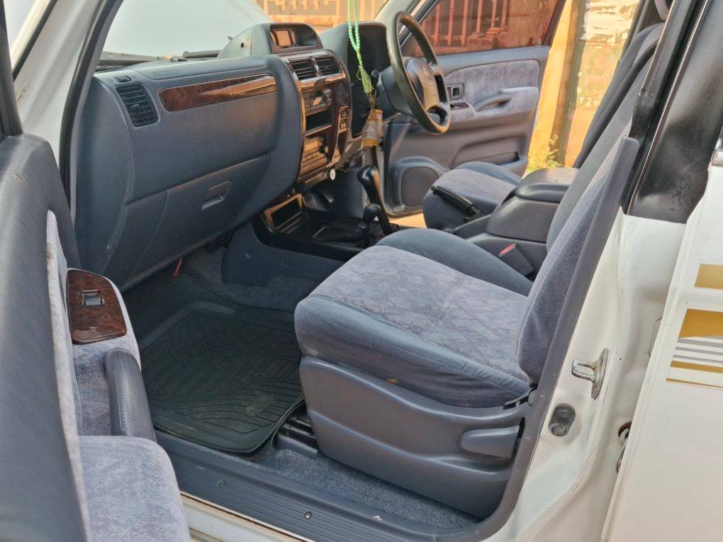A picture of Prado Petrol 25.5m 0759700430