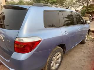 A picture of Toyota Highlander 08 Price 12 5m Location Amuwo Odofin 08104035257