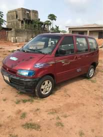 A picture of Nissan Serena year 2000 First body pan neatly used Manual