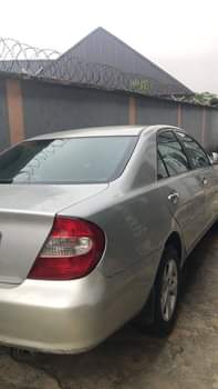A picture of Neat camry 2 4 2005 everything working well Buy and