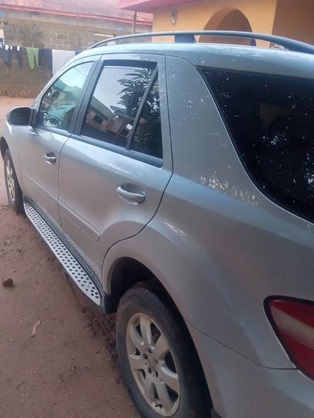 A picture of Mercedes Benz ML 350