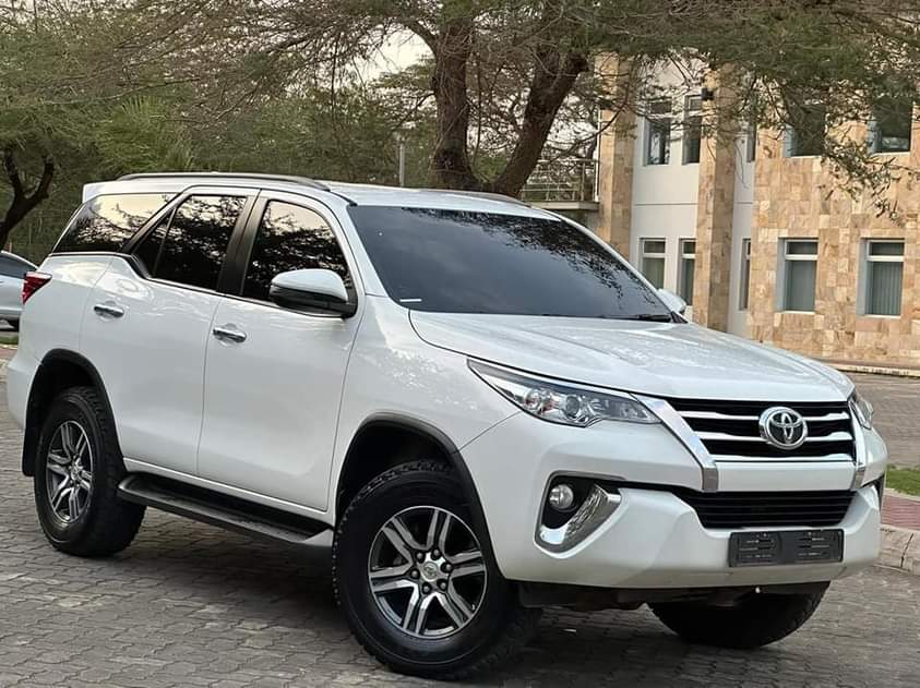 A picture of TOYOTA FORTUNER