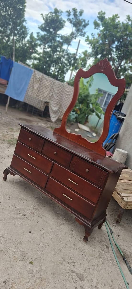 dresser