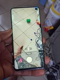 A picture of Samsung s10