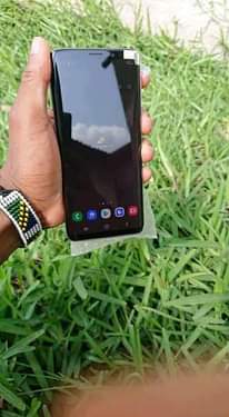 A picture of Samsung s9 