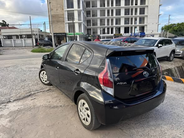 A picture of TOYOTA AQUA