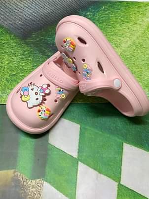 crocs