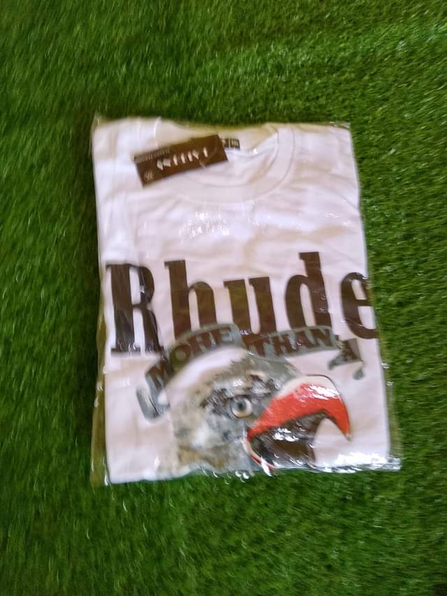 A picture of Men s clothes