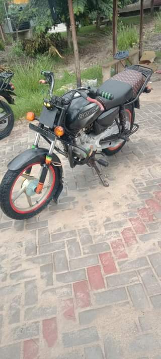 A picture of Boxer bm 150