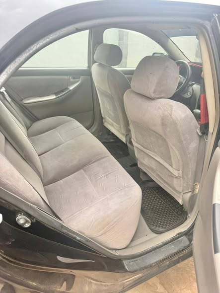 A picture of DISTRESS SALE EXTREMELY SHARP TOYOTA COROLLA 2006 MODEL FOR SALE