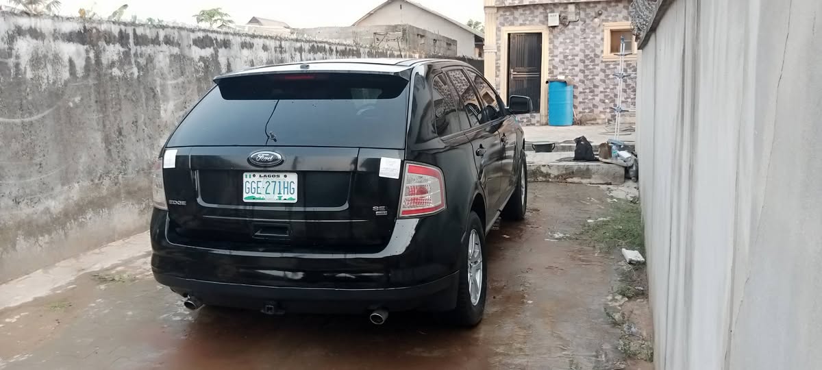A picture of Super Clean Ford Edge