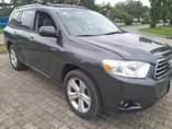 A picture of 2009 Toyota Highlander with push start button 89 000 mileage