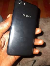 A picture of Oppo A83