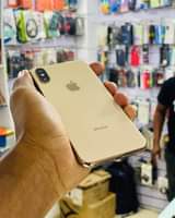 A picture of Iphone Xs