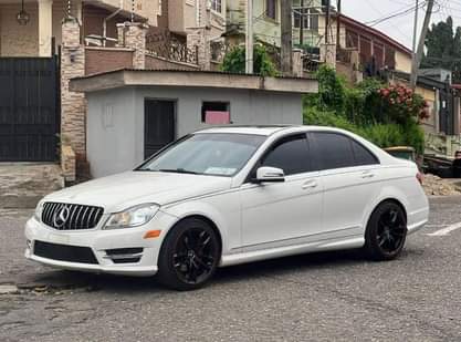 A picture of Mercedes Benz c300