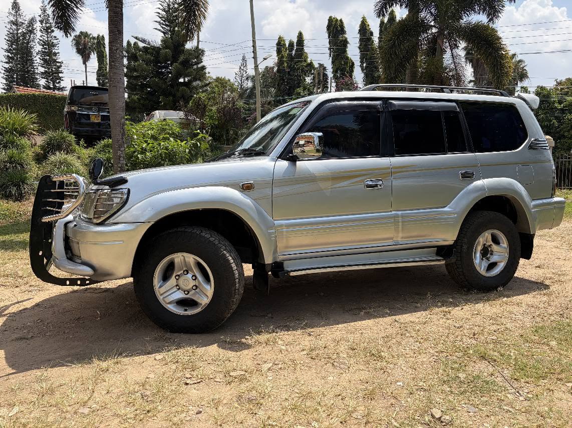 A picture of Prado TX 1kz Diesel 28m WhatsApp 0726 057699