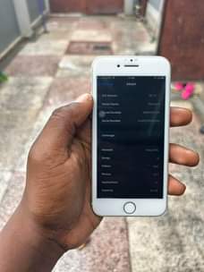 A picture of Iphone 8 plain gb 64