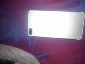 A picture of IPhone 7 xhaomi 11ultra Samsung s20 