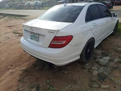 A picture of C300 2010 Mercedes