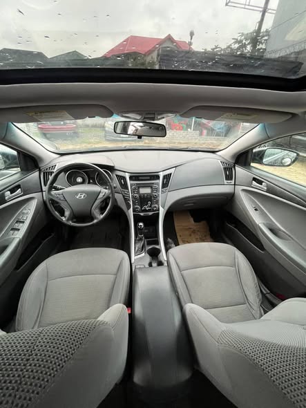A picture of Foreign Used Hyundai Sonata 2012