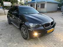 A picture of bmw x6 black