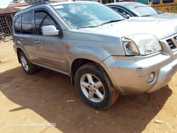 A picture of 2005 Nissan xtrail xtrali