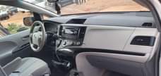 A picture of Toyota cienna