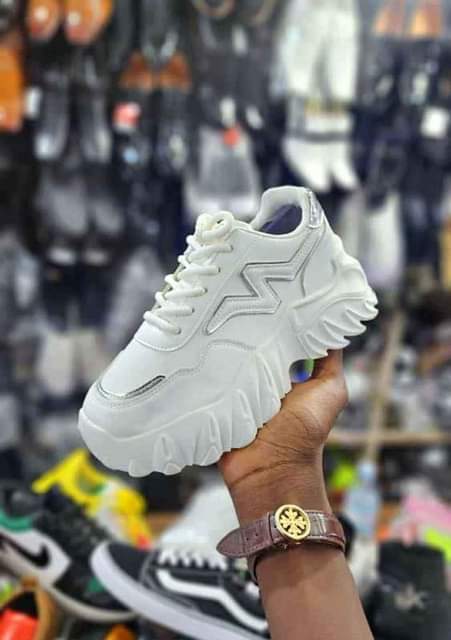 A picture of Ladies push Sneakers