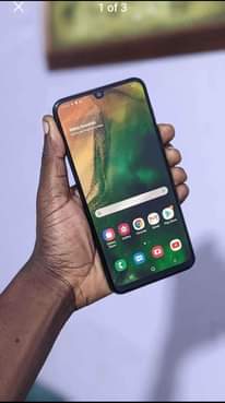 A picture of Samsung a50