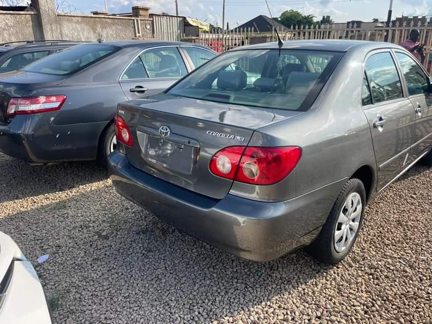 A picture of Toyota Corolla LE 2006 Belgium standard