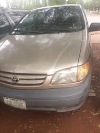 A picture of Toyota sienna in a very gud condition nothing to fix
