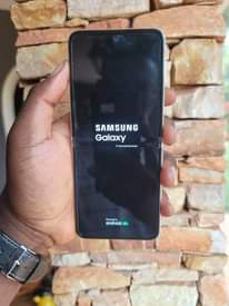 A picture of Samsung galaxy Z flip 5G