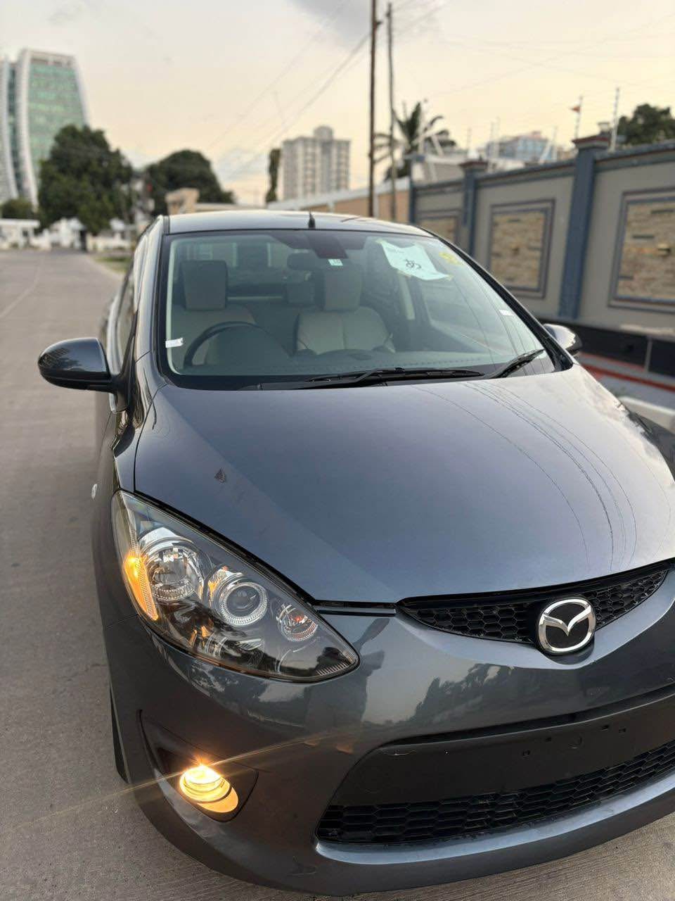 A picture of Mazda demio 2010