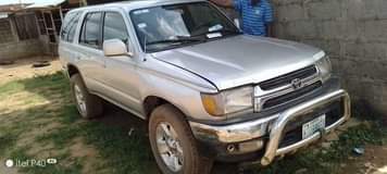 A picture of 2000 Toyota 4Runner