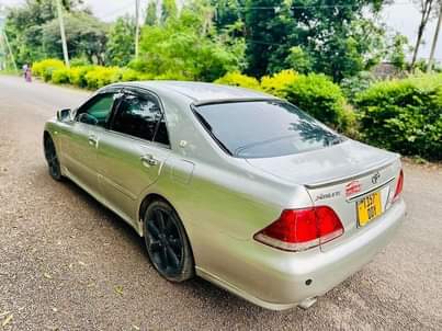 A picture of Toyota Crown Athlate mwanza million 7 9 Engine safi Gear
