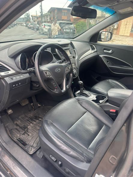 A picture of 2014 Hyundai santafe