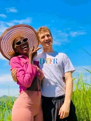 A picture of Guys MUMPE KUMAGEZI NKOLENTYA My name is pretty and am